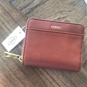 NWT Fossil Leather Evelyn Zip Wallet